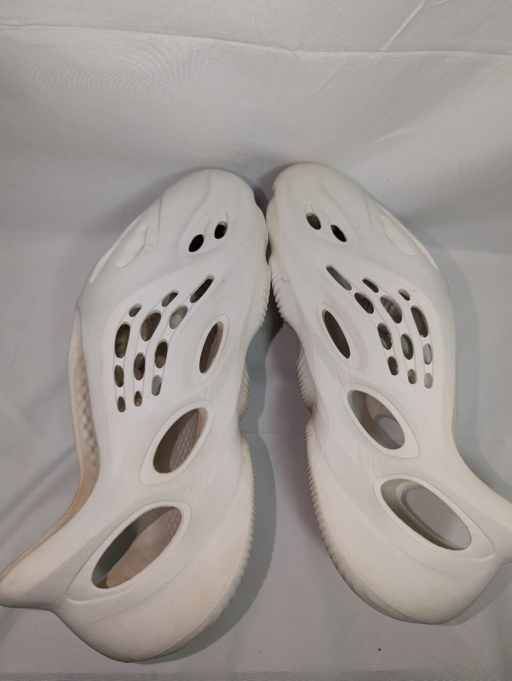Adidas Yeezy Foam Runners - Picture 4 of 9